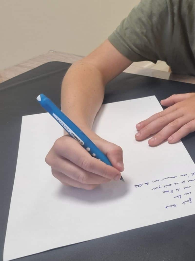 Posture redressee et confort graphique enfant